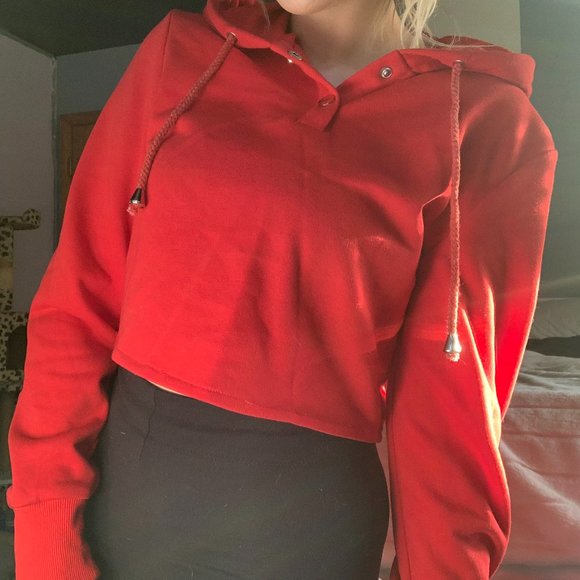 Akira Cropped Sweater - Picture 2 of 4